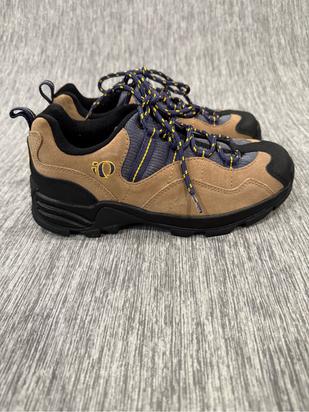 Pearl Izumi Tan and Navy Mountain Bike Shoes